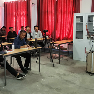 10��20��ɽ�|���x���ؙC(j��)е���޹�˾�e�k���p���Tʽ��ץ�����ؙC(j��)������Ӗ(x��n)�n��